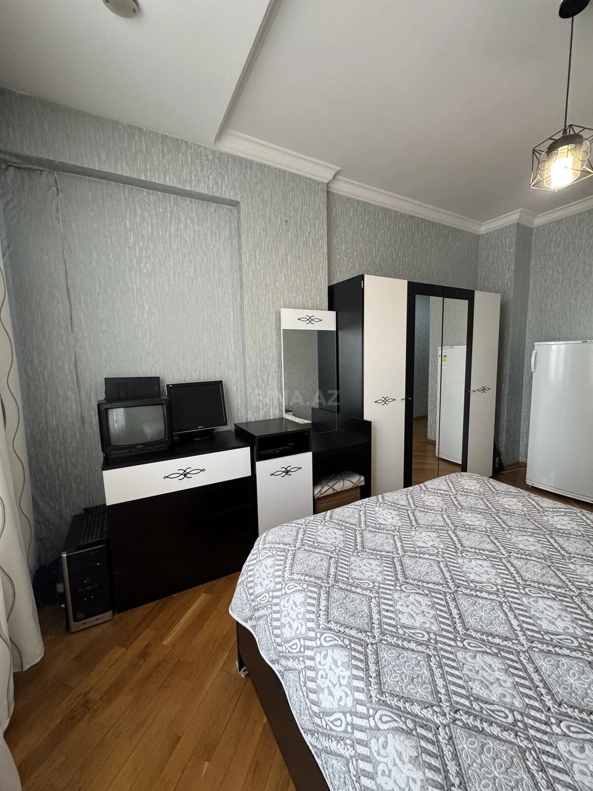 Satılır 3 otaqlı mənzil 115 m²