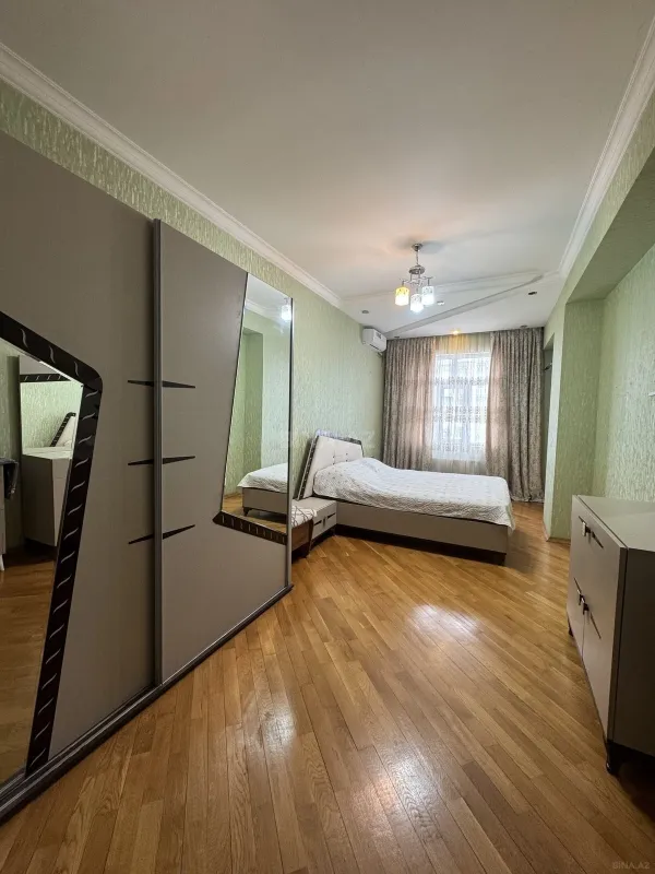 Satılır 3 otaqlı mənzil 115 m²