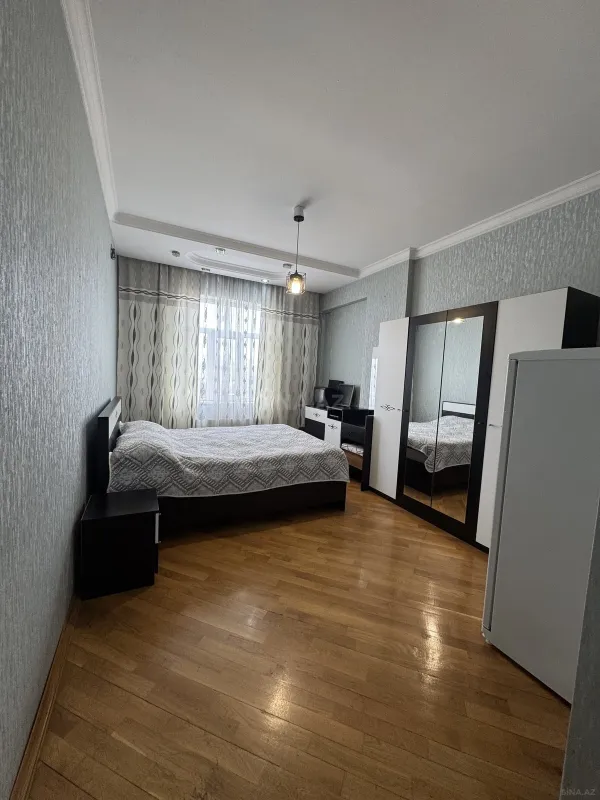 Satılır 3 otaqlı mənzil 115 m²
