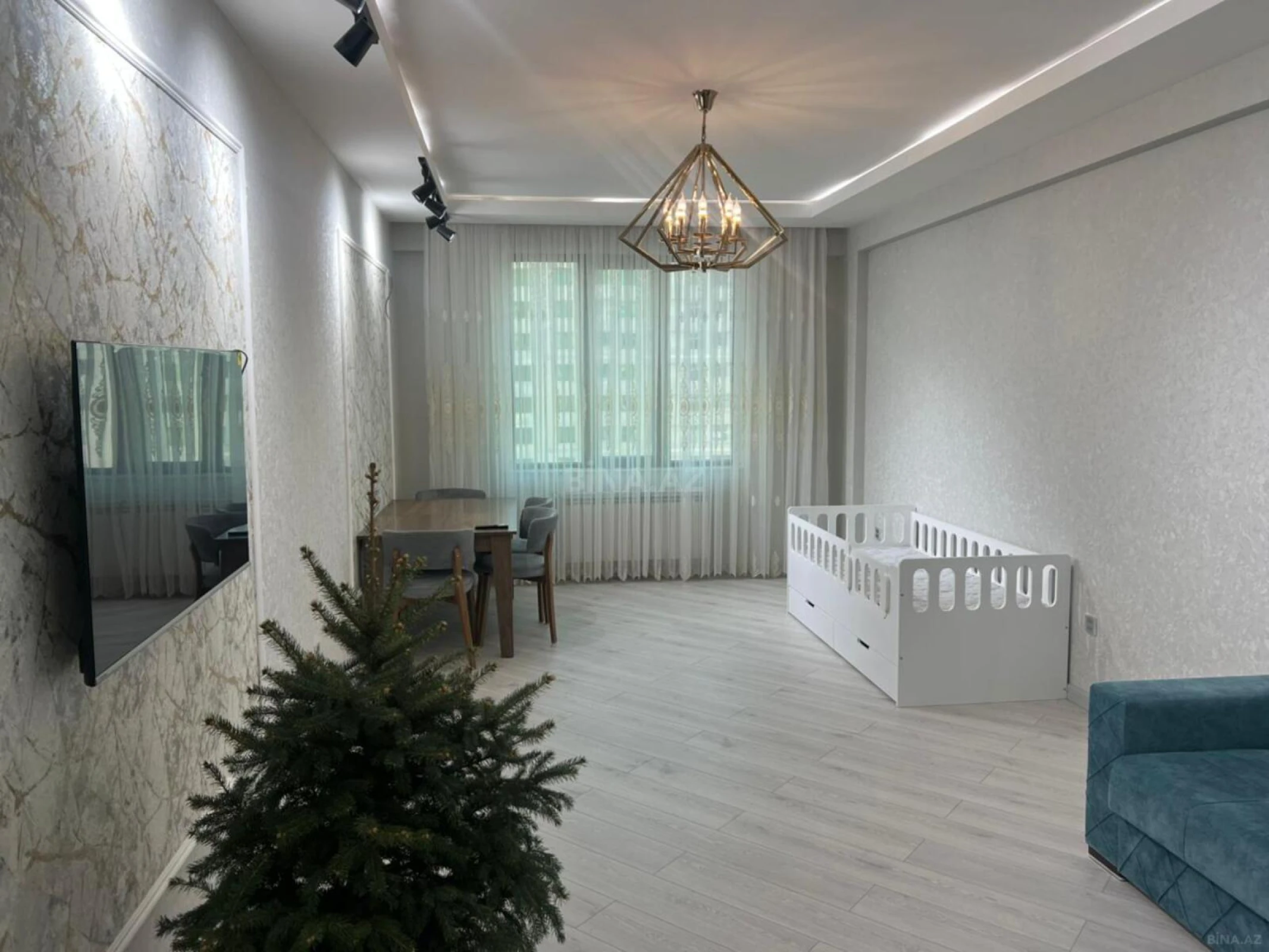 Kirayə verilir 2 otaqlı mənzil 92 m²