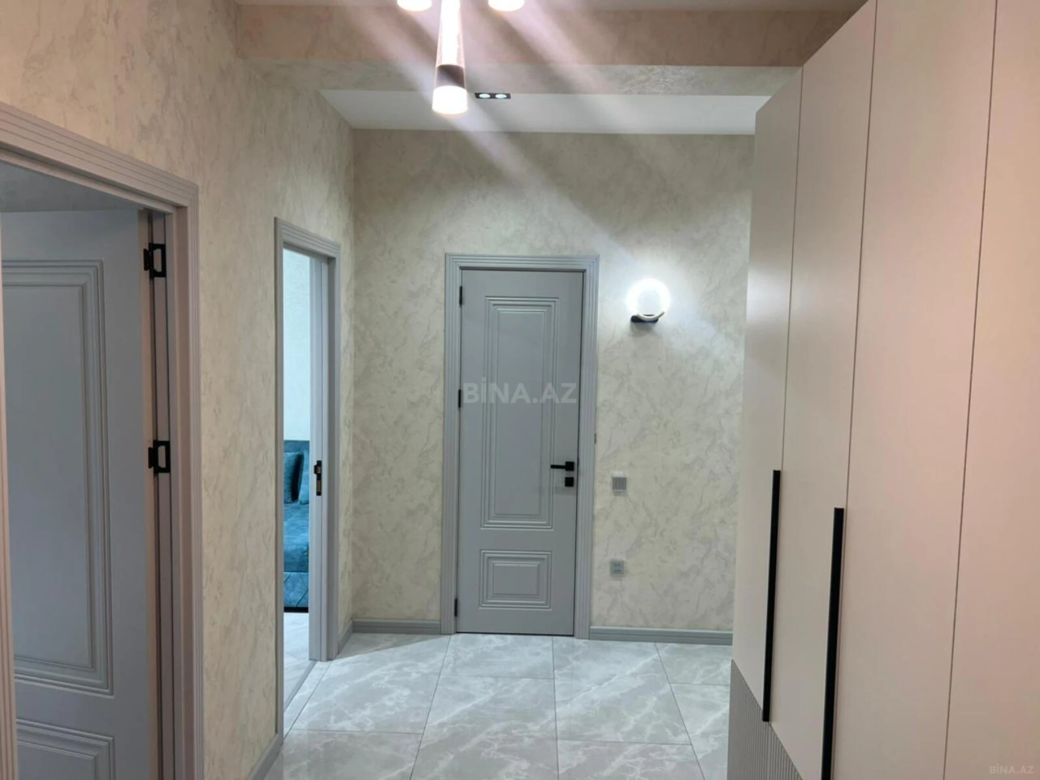 Kirayə verilir 2 otaqlı mənzil 92 m²