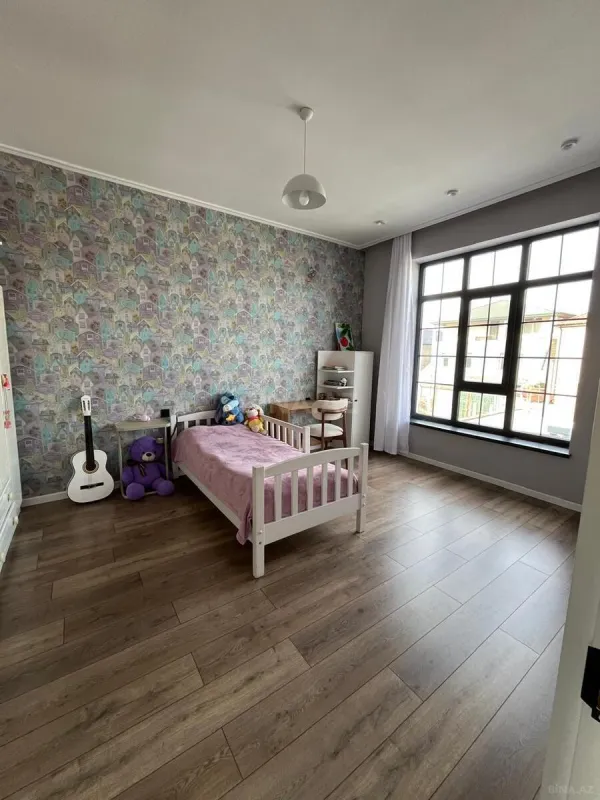 Satılır 7 otaqlı həyət evi 250 m²