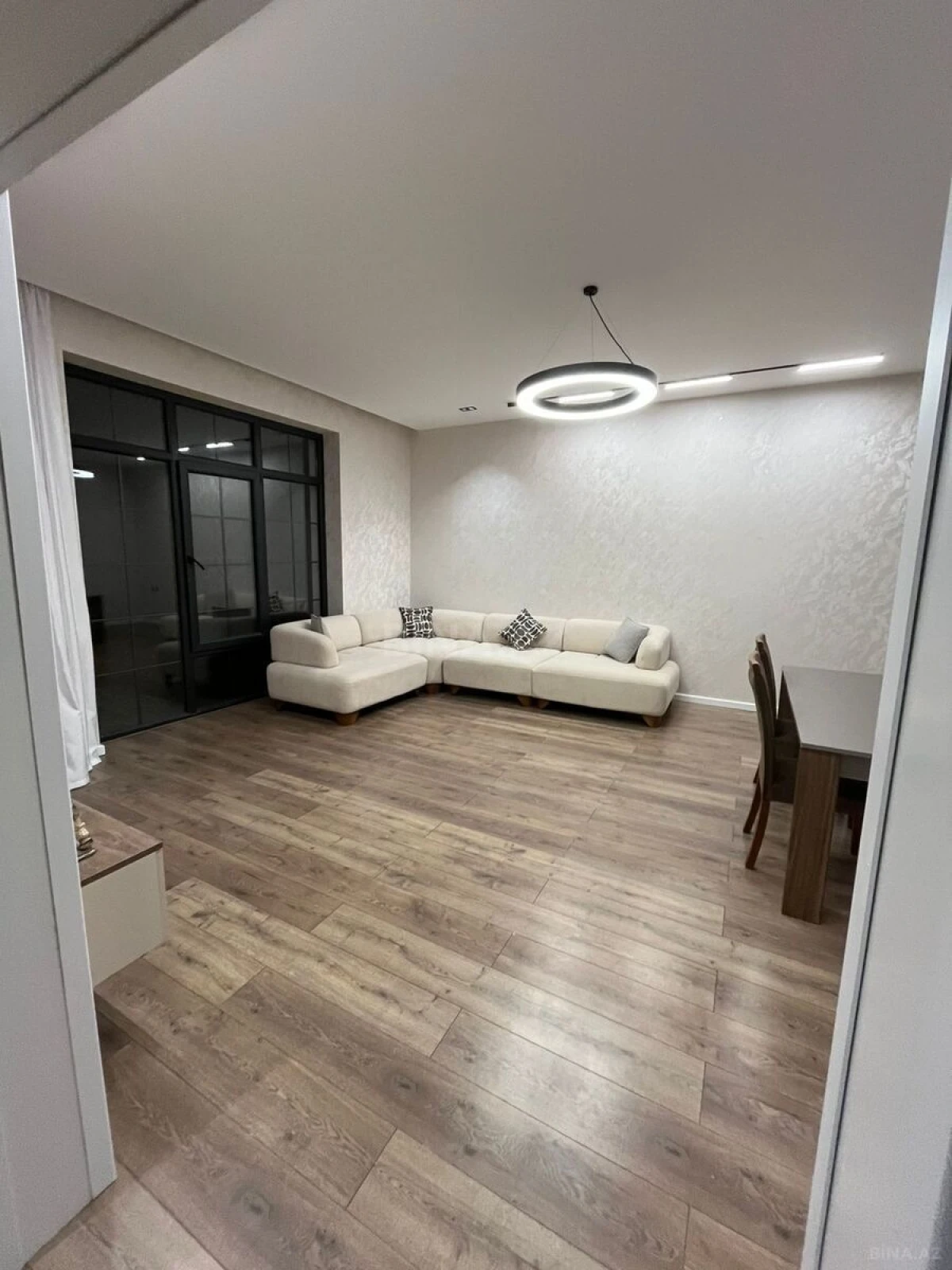 Satılır 7 otaqlı həyət evi 250 m²