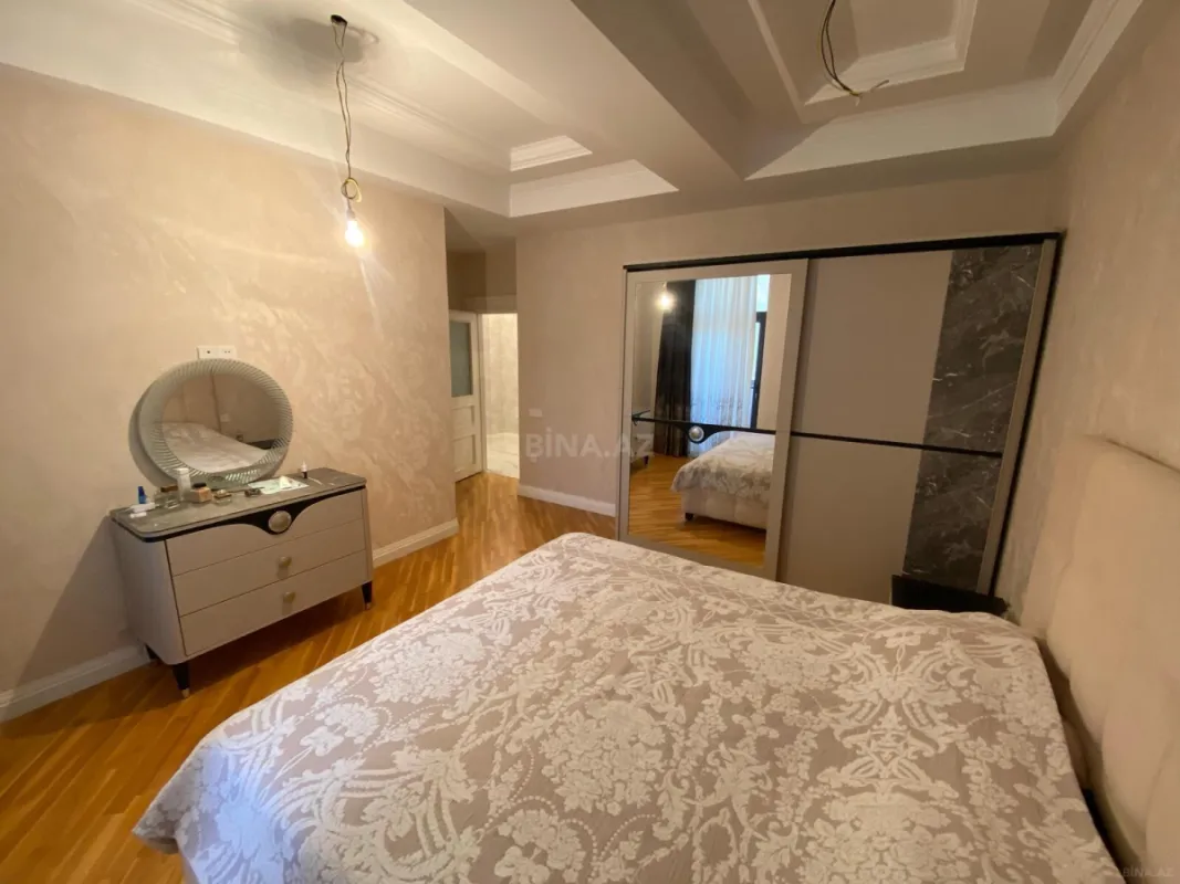 Satılır 3 otaqlı mənzil 110 m²
