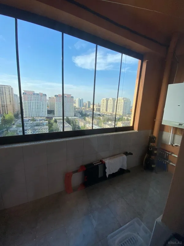 Satılır 3 otaqlı mənzil 110 m²