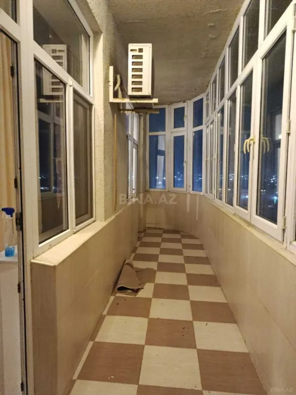 Satılır 4 otaqlı mənzil 151 m²