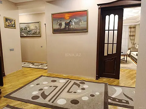 Satılır 4 otaqlı mənzil 151 m²