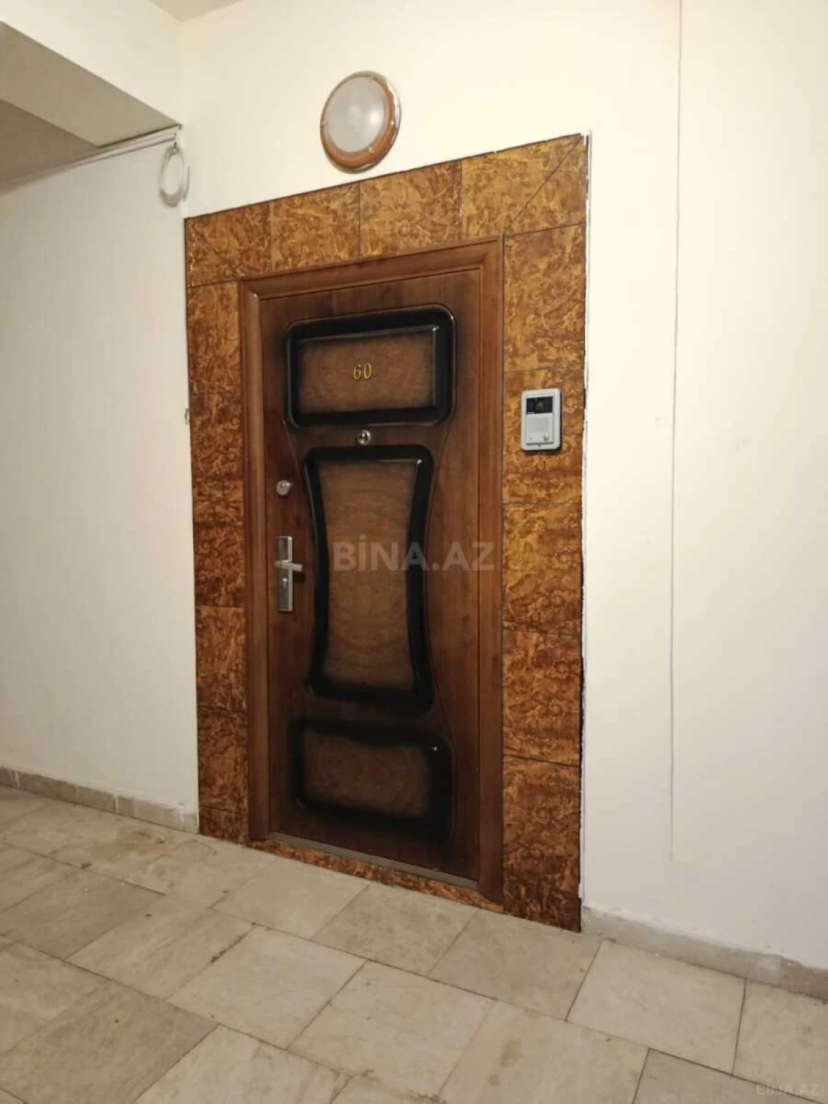 Satılır 4 otaqlı mənzil 151 m²