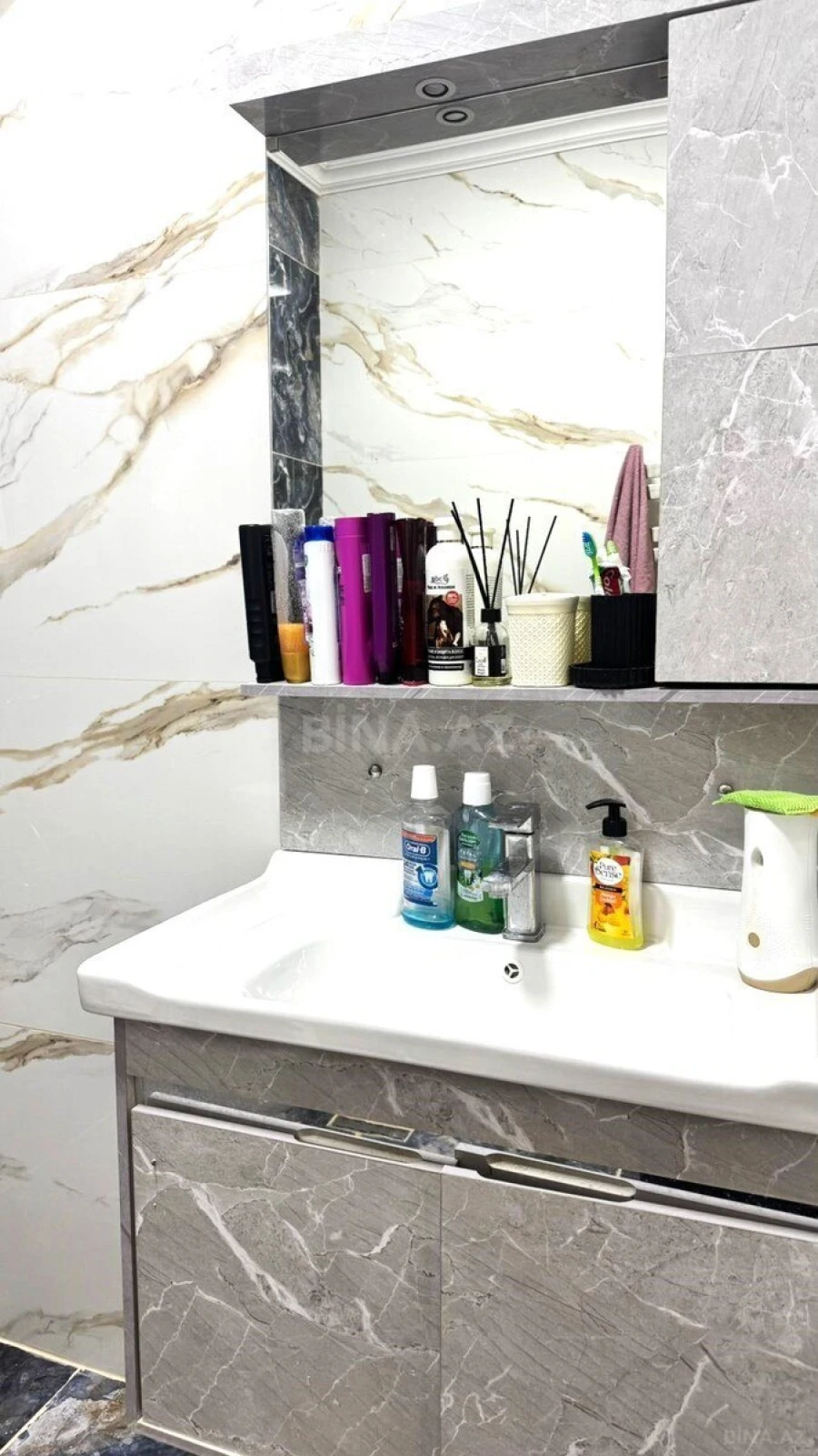 Kirayə verilir 2 otaqlı mənzil 72 m²