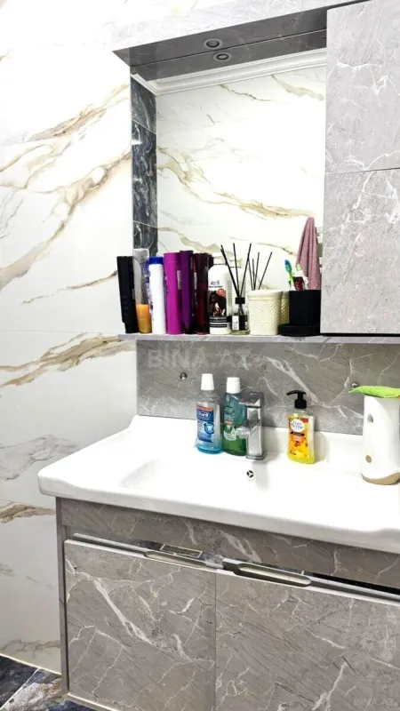 Kirayə verilir 2 otaqlı mənzil 72 m²