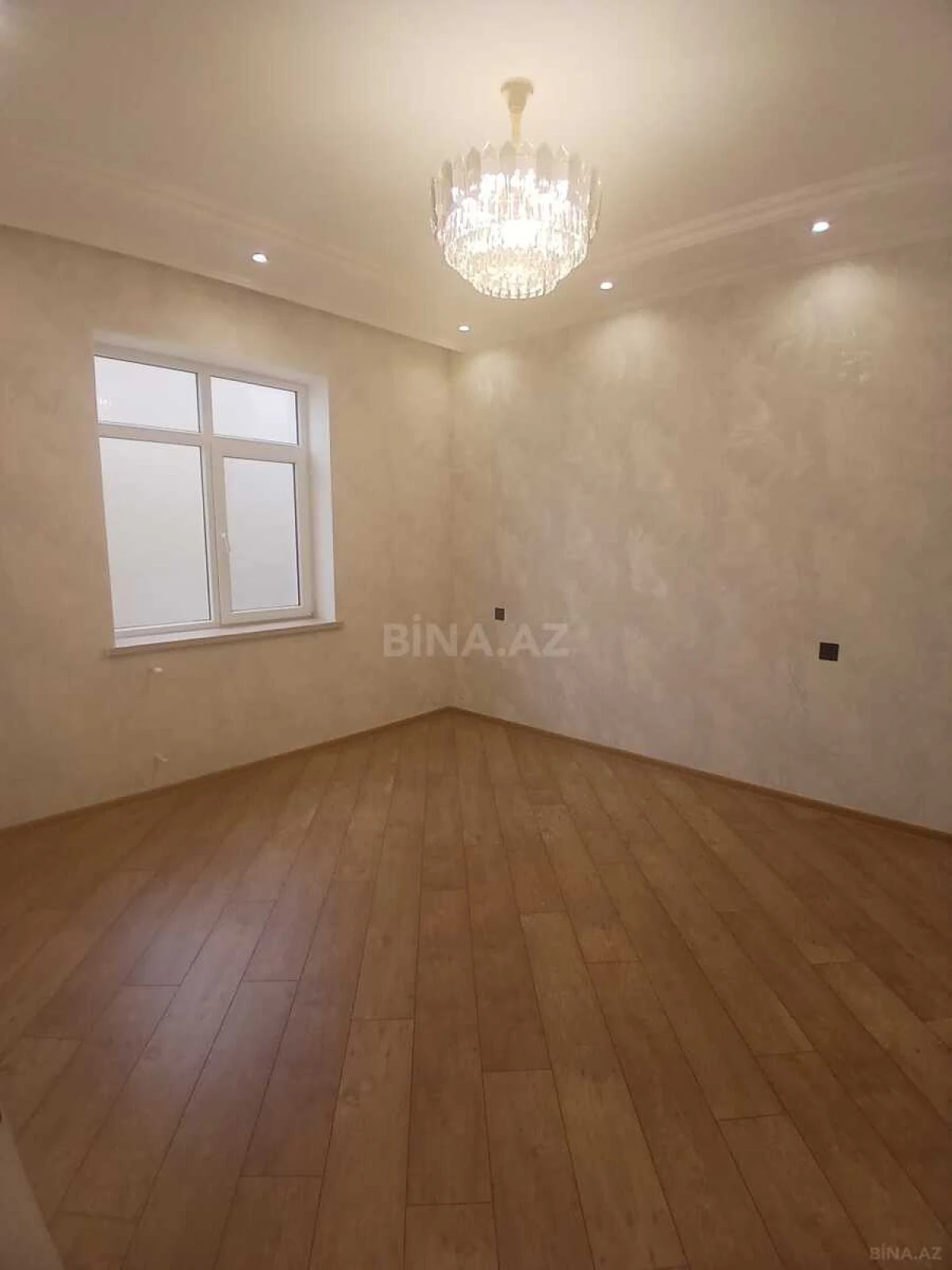 Satılır 4 otaqlı həyət evi 145 m²