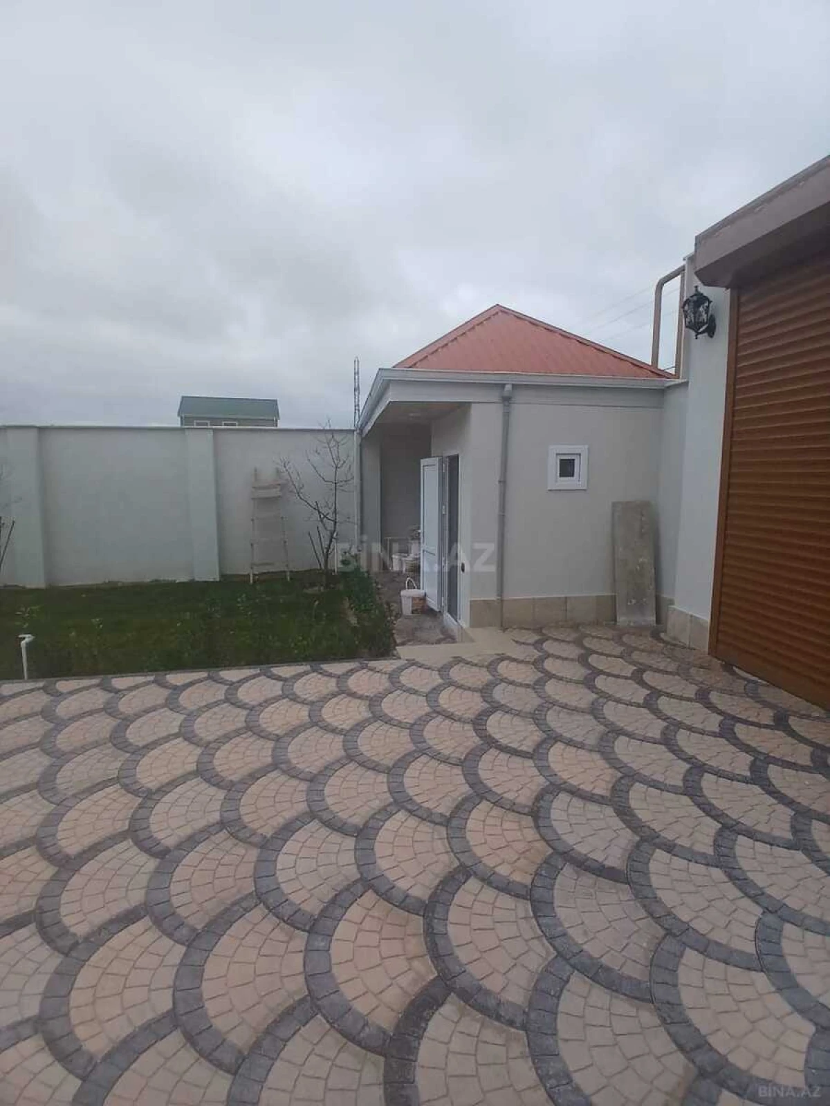 Satılır 4 otaqlı həyət evi 145 m²