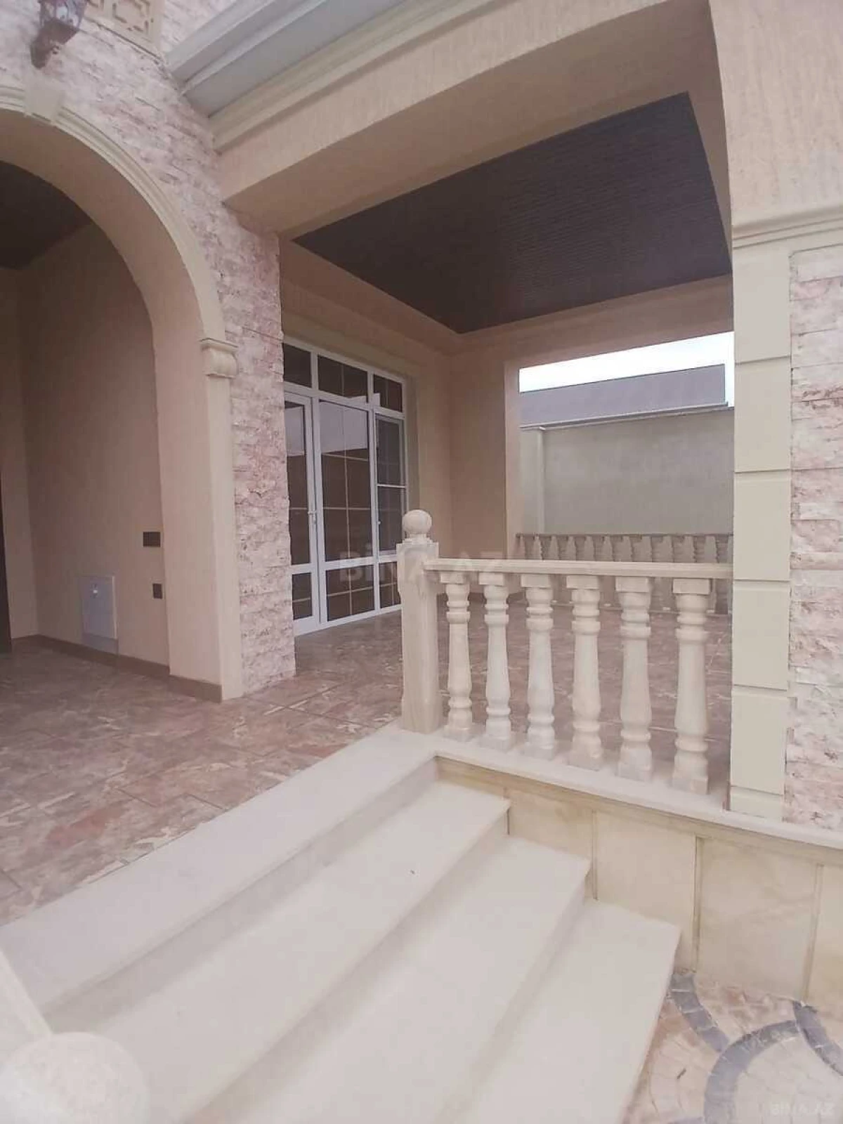 Satılır 4 otaqlı həyət evi 145 m²