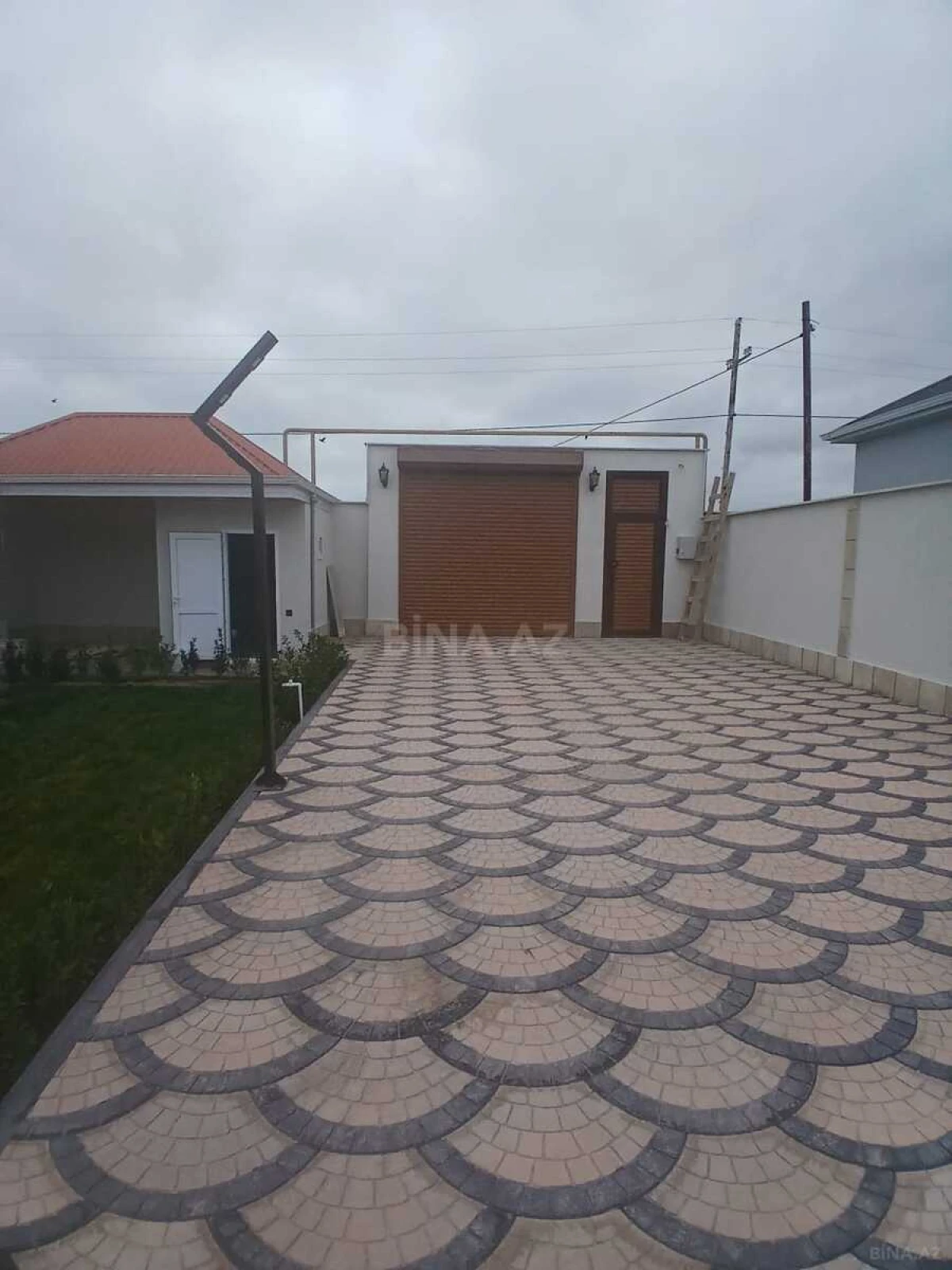Satılır 4 otaqlı həyət evi 145 m²