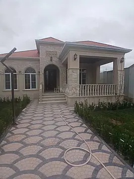 Satılır 4 otaqlı həyət evi 145 m²