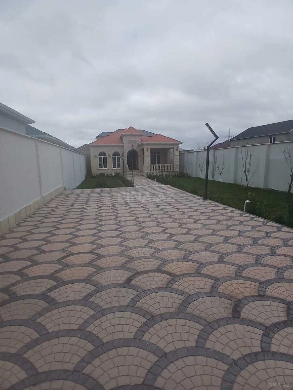 Satılır 4 otaqlı həyət evi 145 m²