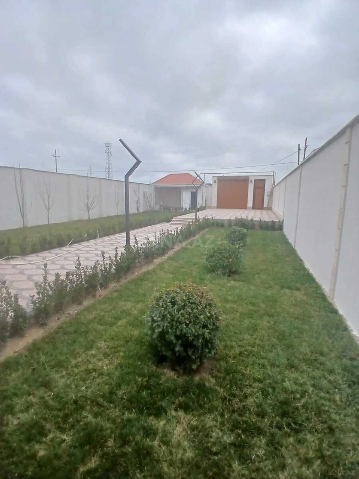 Satılır 4 otaqlı həyət evi 145 m²