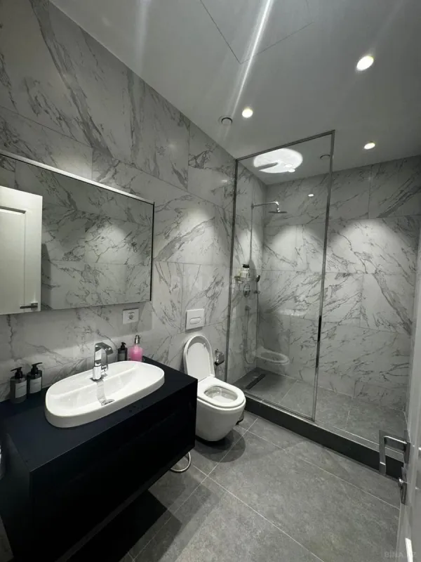 Kirayə verilir 2 otaqlı mənzil 92 m²