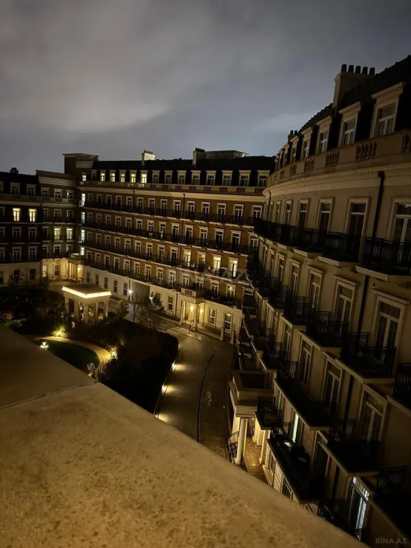 Kirayə verilir 2 otaqlı mənzil 92 m²