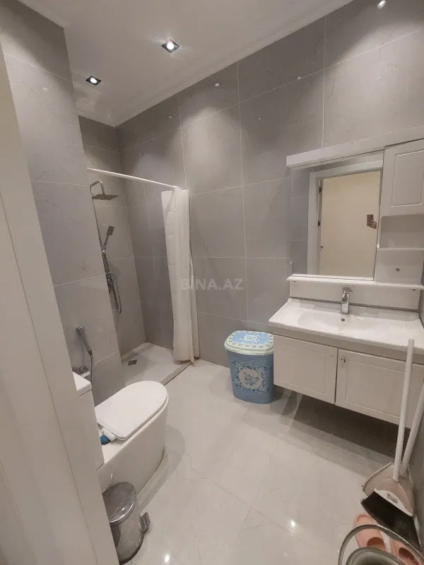 Kirayə verilir 2 otaqlı mənzil 85 m²