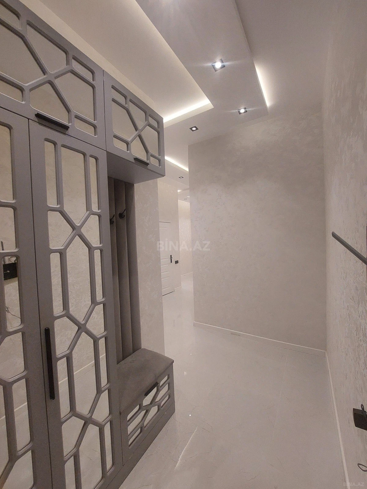 Kirayə verilir 2 otaqlı mənzil 85 m²