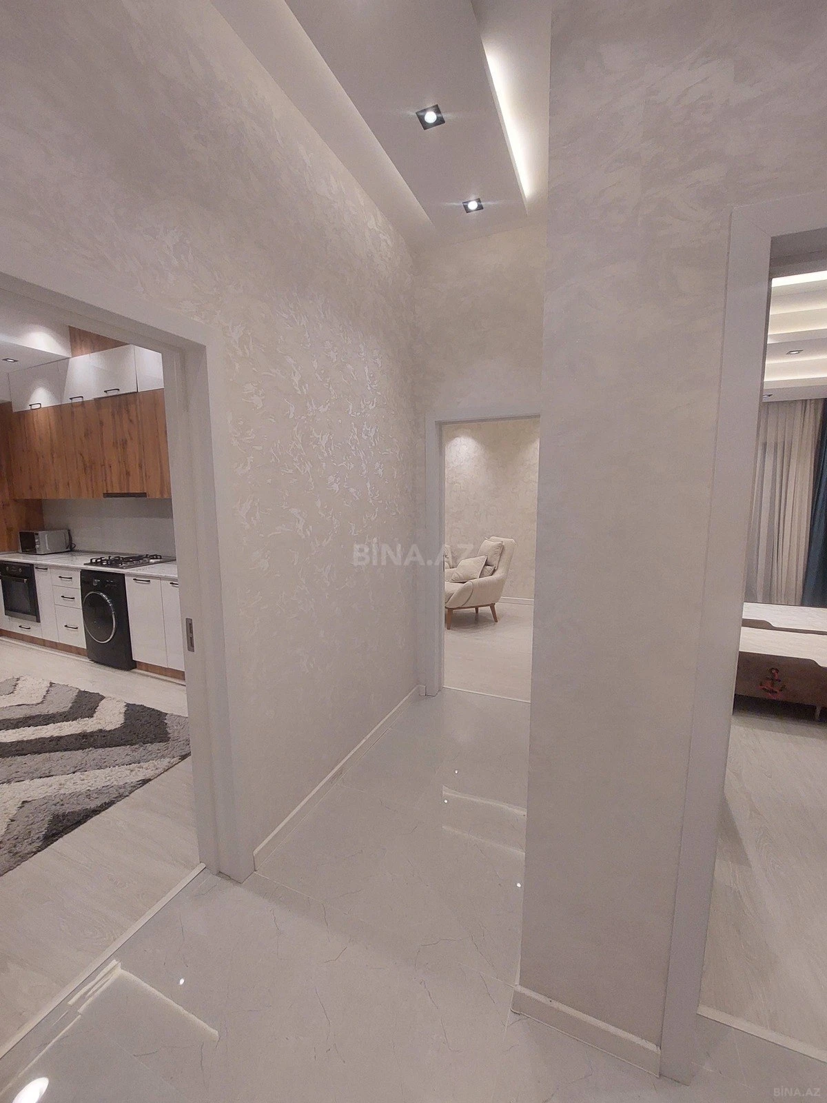Kirayə verilir 2 otaqlı mənzil 85 m²