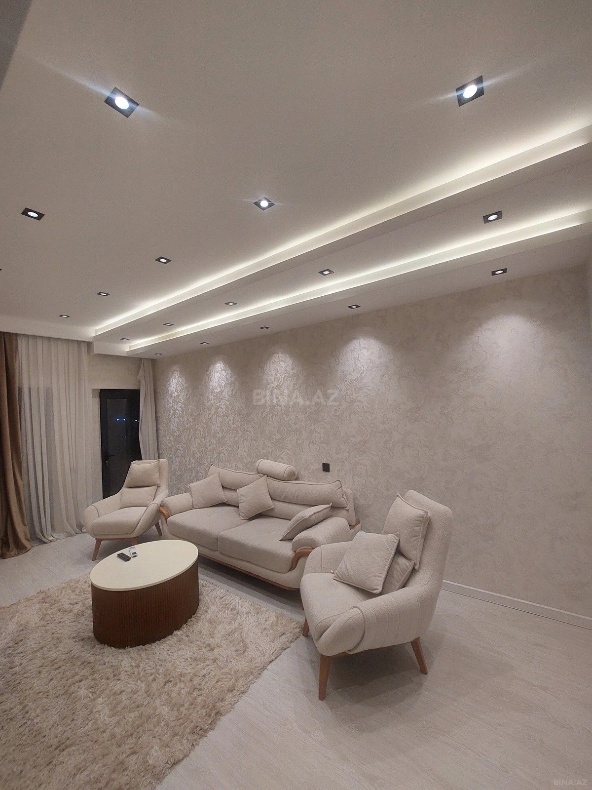 Kirayə verilir 2 otaqlı mənzil 85 m²