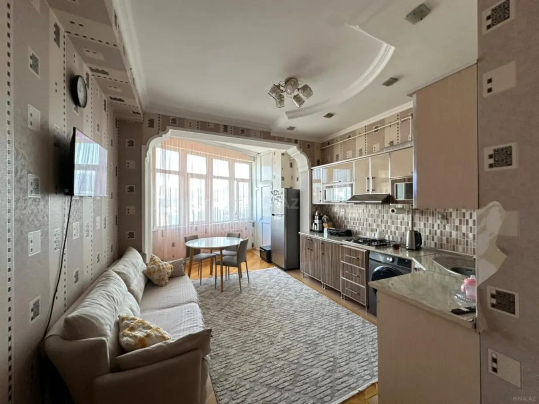 Satılır 3 otaqlı mənzil 140 m²