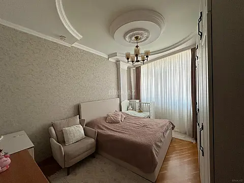 Satılır 3 otaqlı mənzil 140 m²