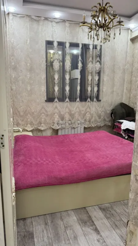Kirayə verilir 2 otaqlı mənzil 72 m²