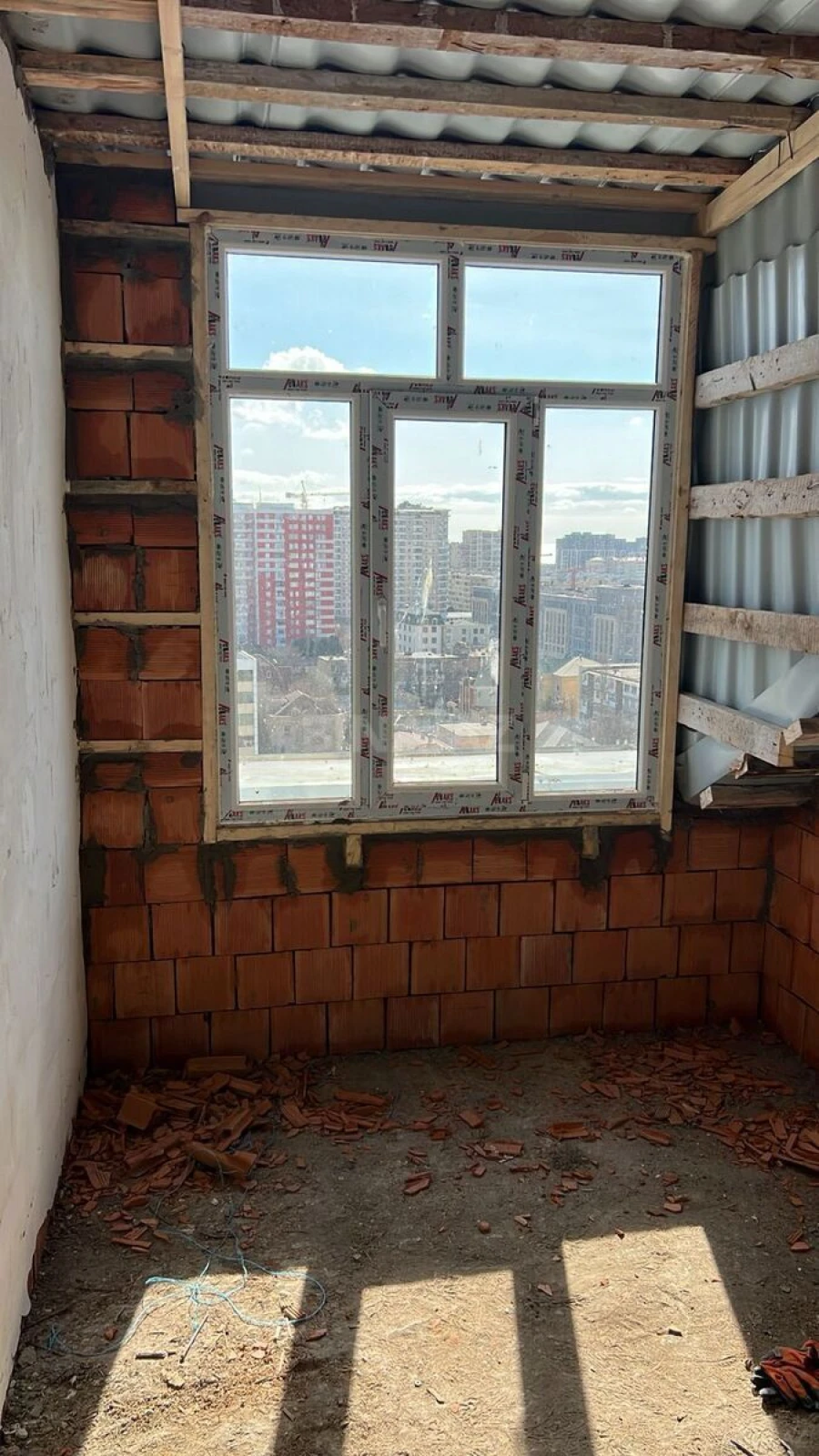 Satılır 2 otaqlı mənzil 68 m²