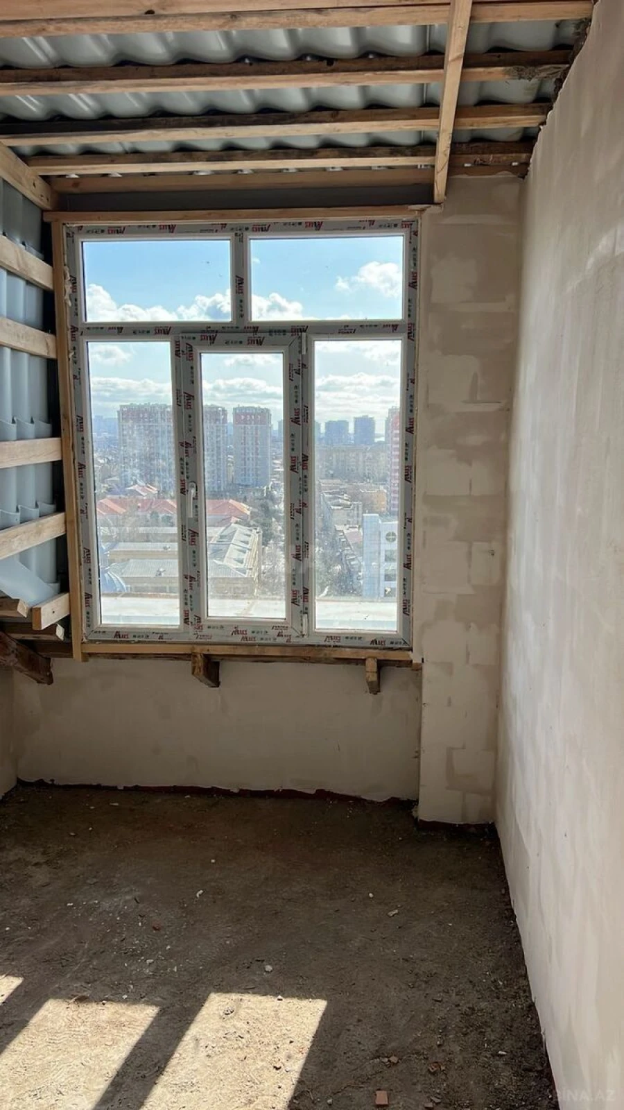 Satılır 2 otaqlı mənzil 68 m²