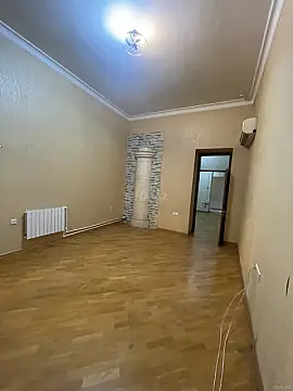 Kirayə verilir 2 otaqlı ofis 60 m²