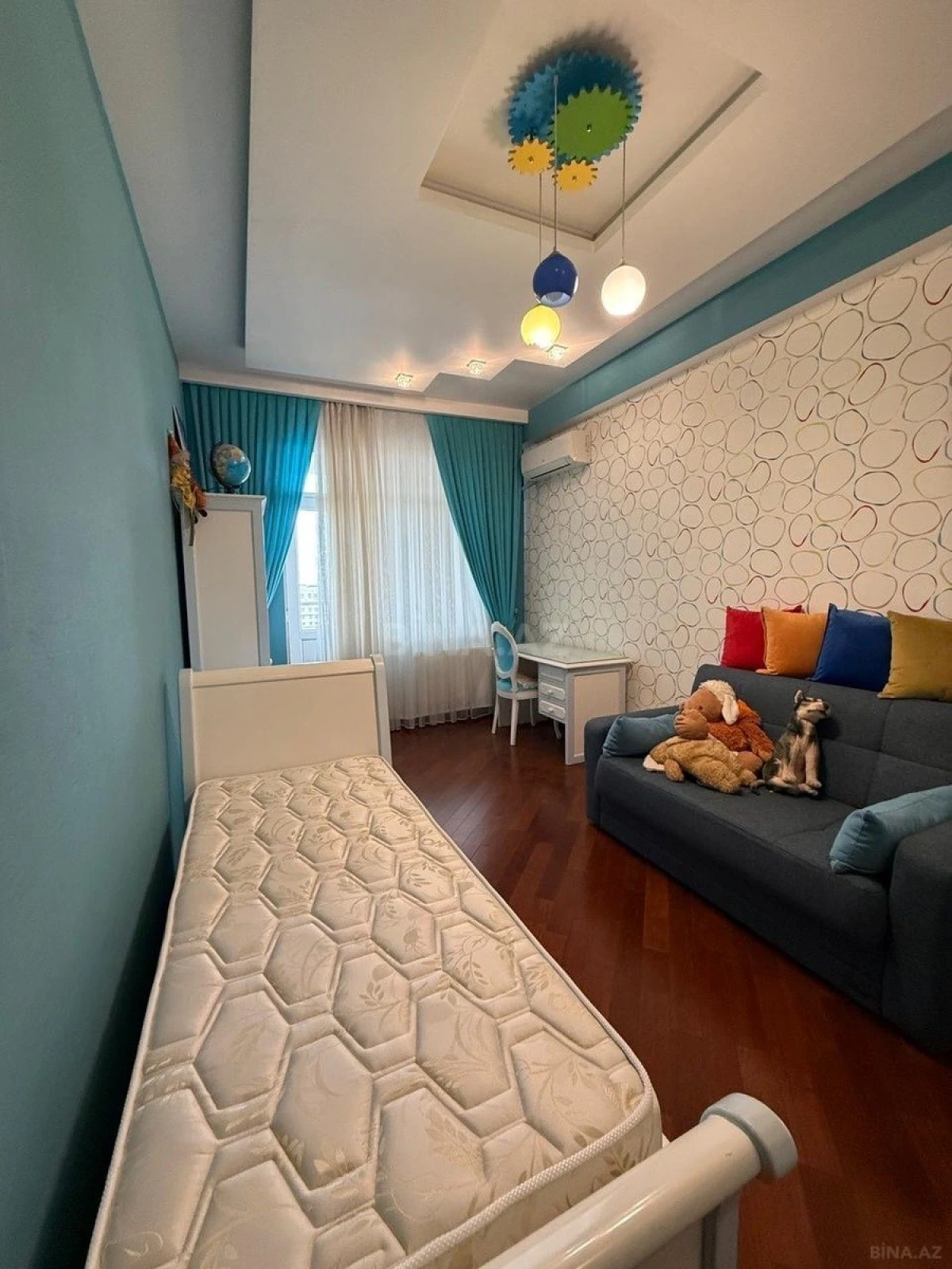 Satılır 5 otaqlı mənzil 202 m²