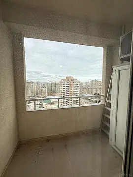 Satılır 5 otaqlı mənzil 202 m²