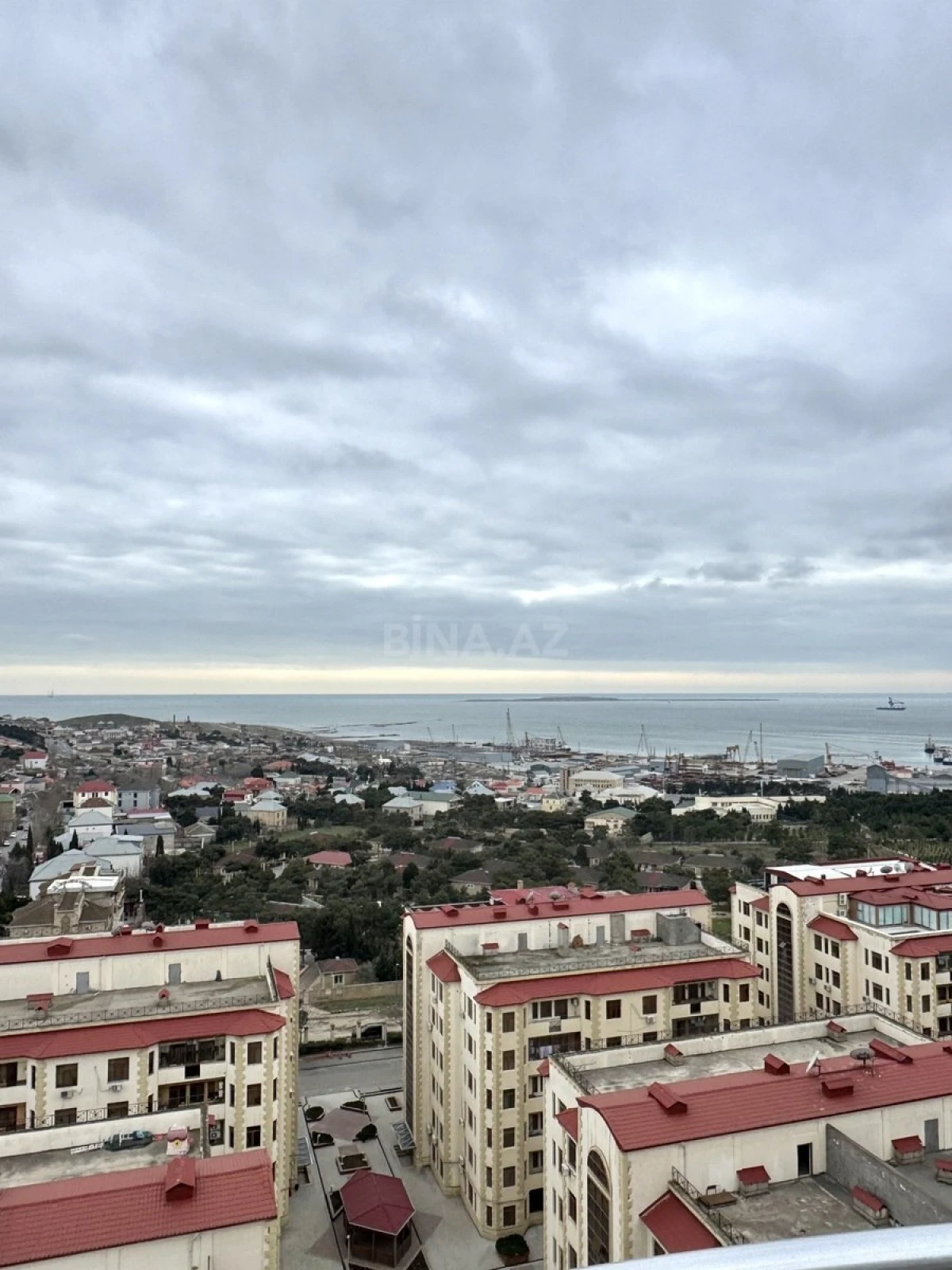 Satılır 3 otaqlı mənzil 93 m²