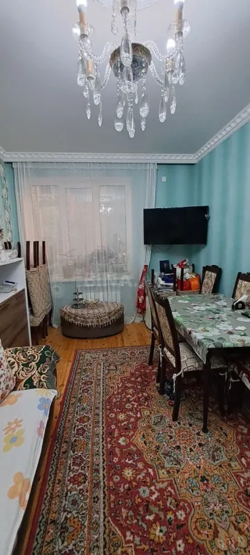 Satılır 5 otaqlı həyət evi 200 m²