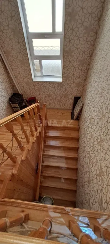 Satılır 5 otaqlı həyət evi 200 m²