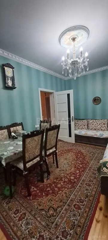 Satılır 5 otaqlı həyət evi 200 m²