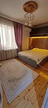 Satılır 5 otaqlı həyət evi 200 m²