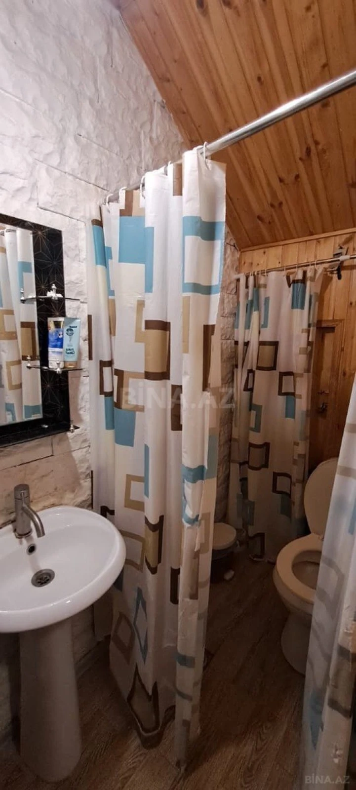 Satılır 5 otaqlı həyət evi 200 m²