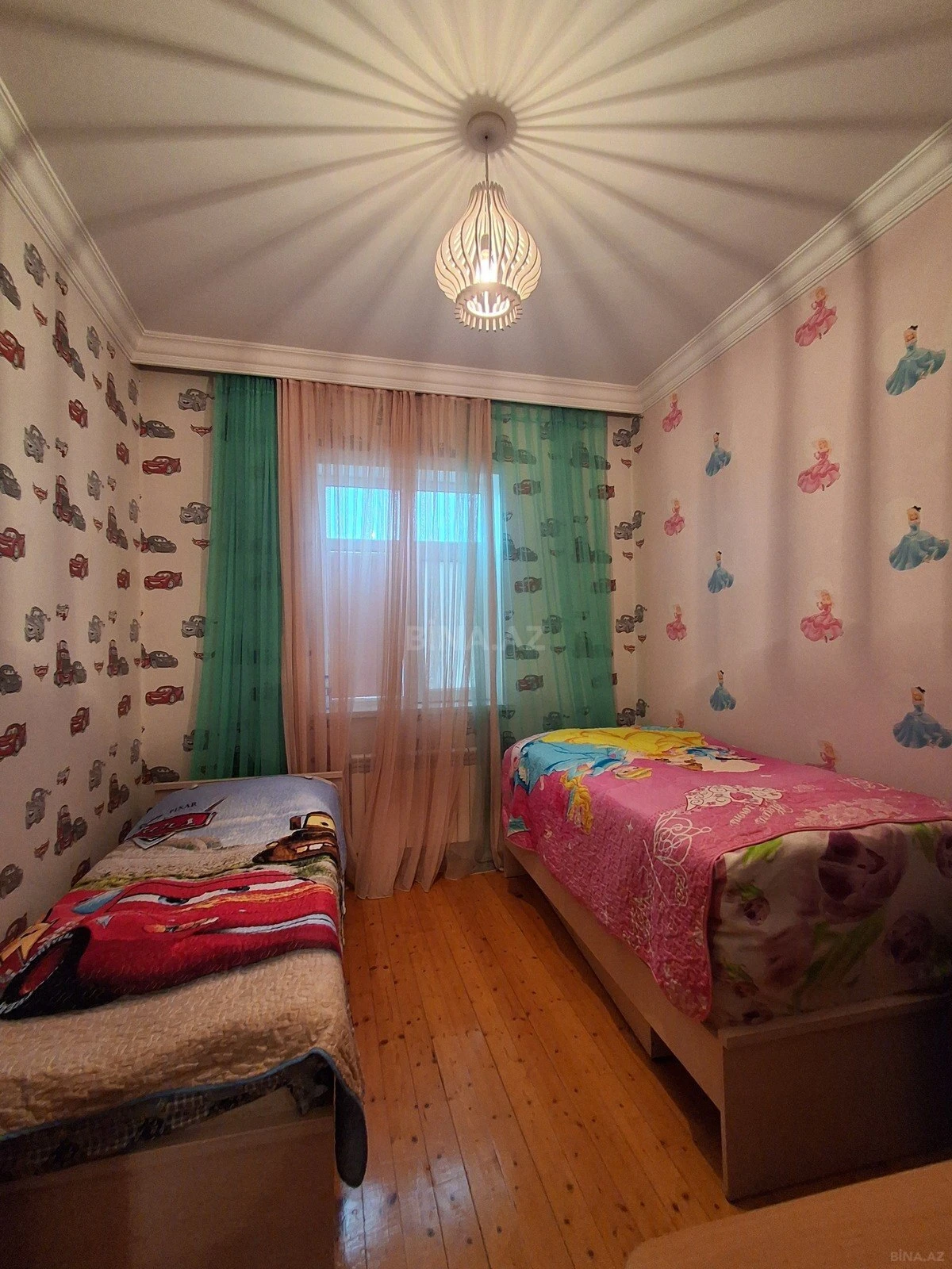 Satılır 5 otaqlı həyət evi 220 m²