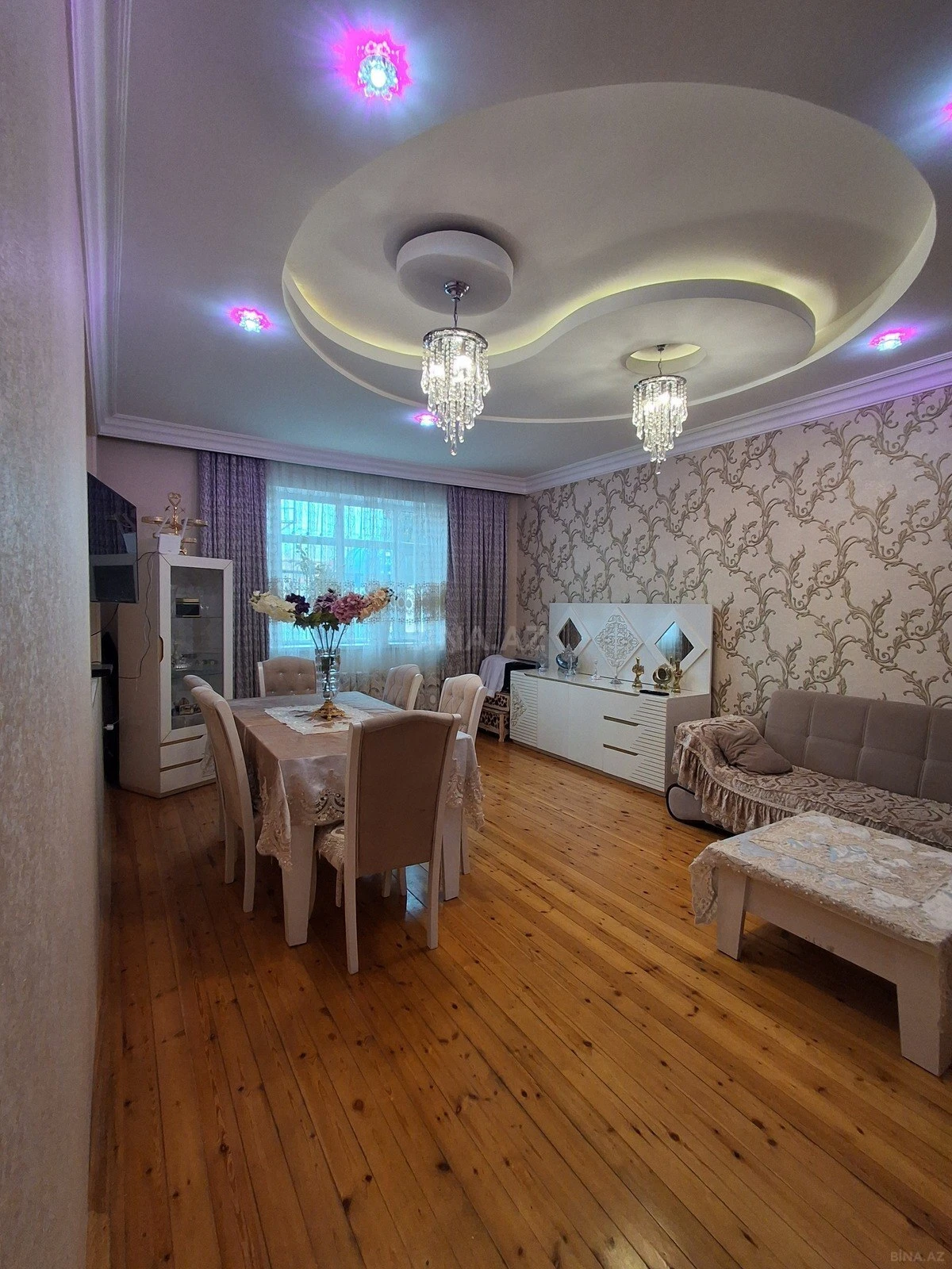 Satılır 5 otaqlı həyət evi 220 m²