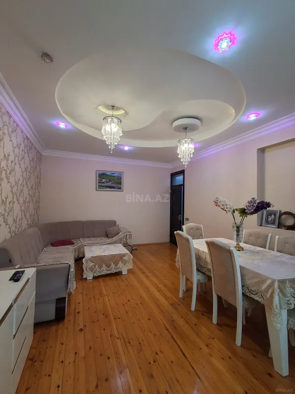Satılır 5 otaqlı həyət evi 220 m²