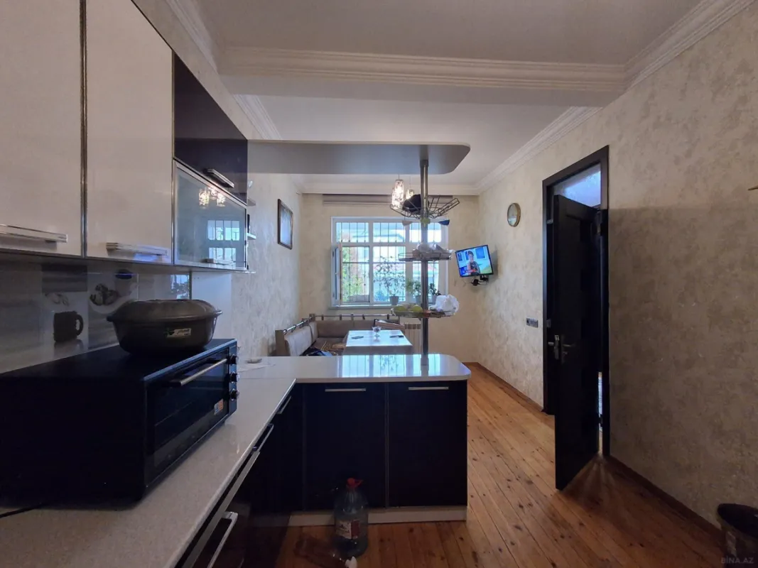 Satılır 5 otaqlı həyət evi 220 m²