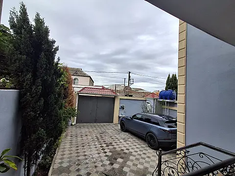 Satılır 5 otaqlı həyət evi 220 m²