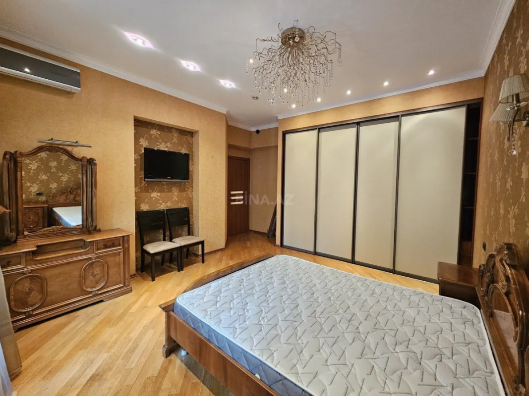 Kirayə verilir 3 otaqlı mənzil 180 m²