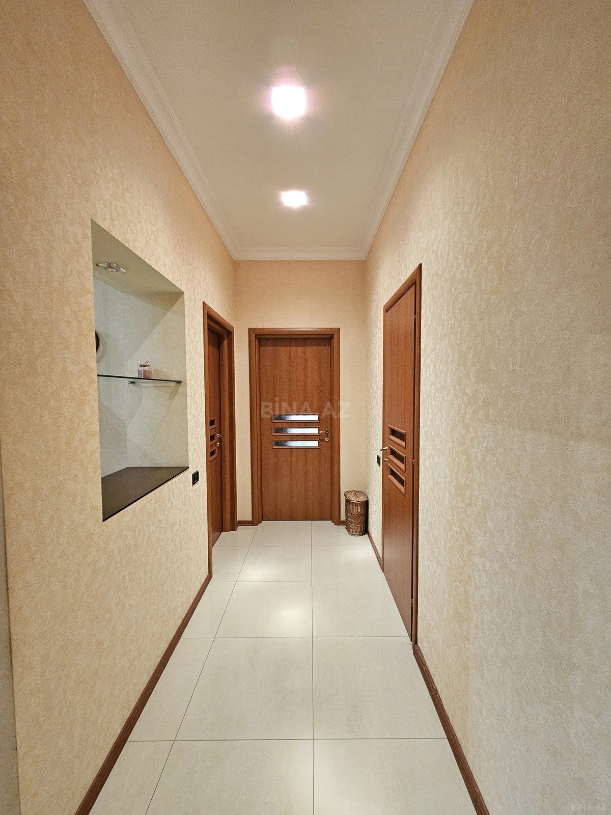 Kirayə verilir 3 otaqlı mənzil 180 m²