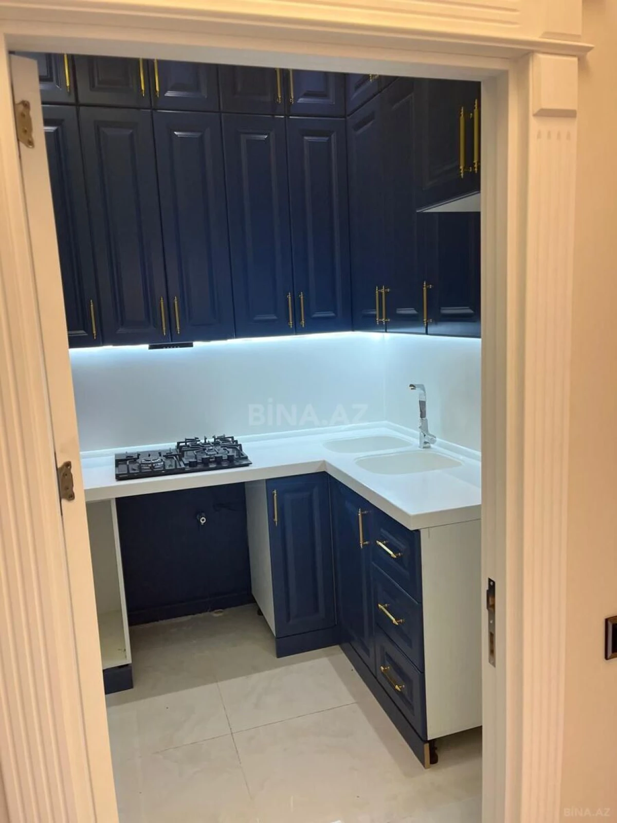 Kirayə verilir 2 otaqlı mənzil 61 m²