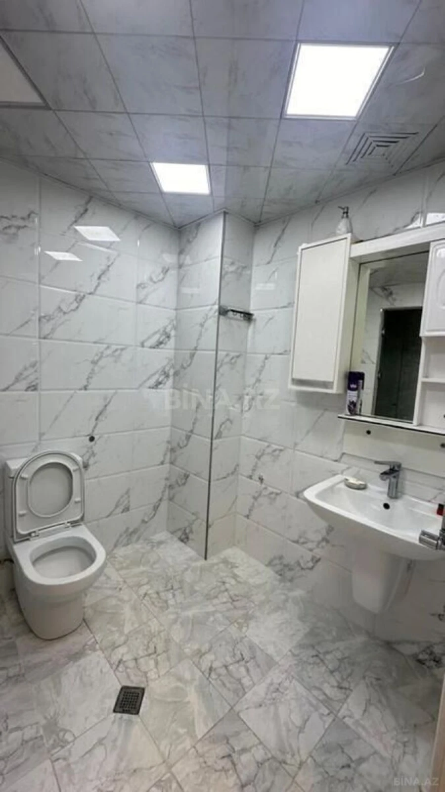Satılır 3 otaqlı mənzil 156 m²